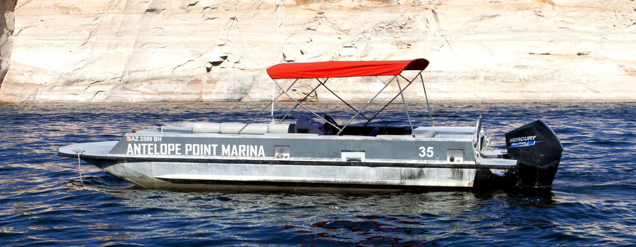 26 deck boat Antelope Point Marina